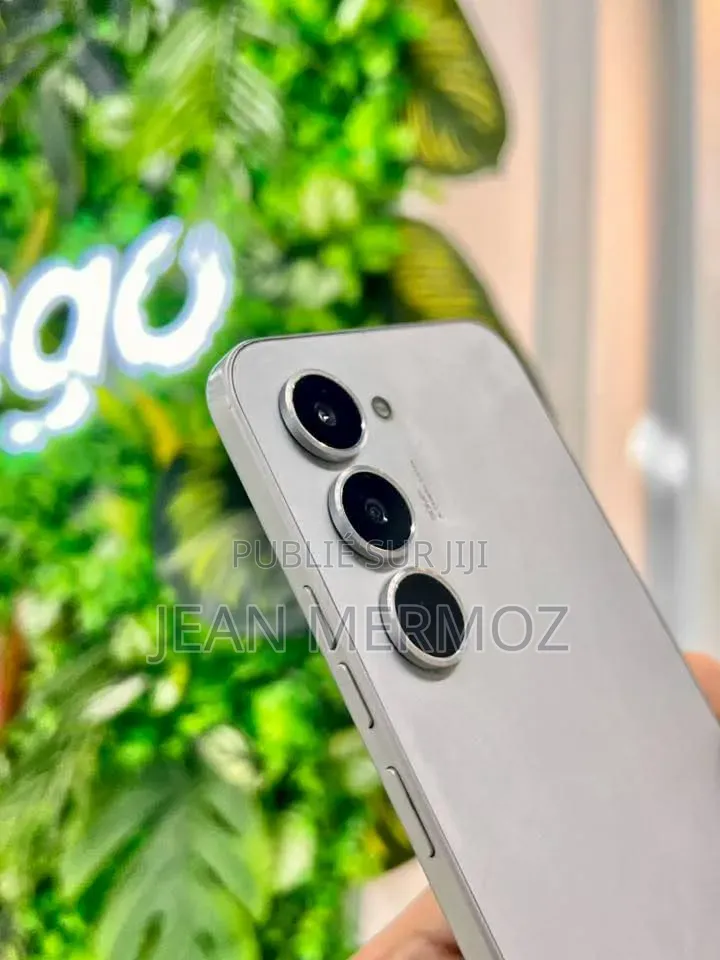 Nouveau Tecno Spark 40 Pro 256 GB Doré