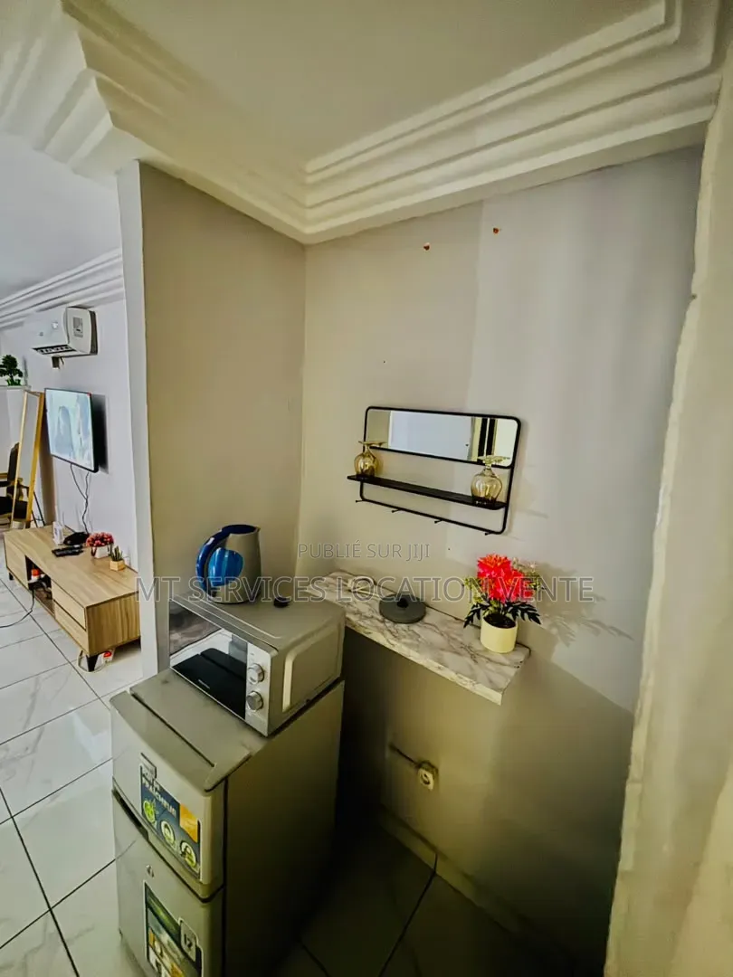 Meublé 1chbre Appartement dans Cocody à Louer