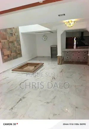 3chbre Duplex dans Achy, Cocody à Louer