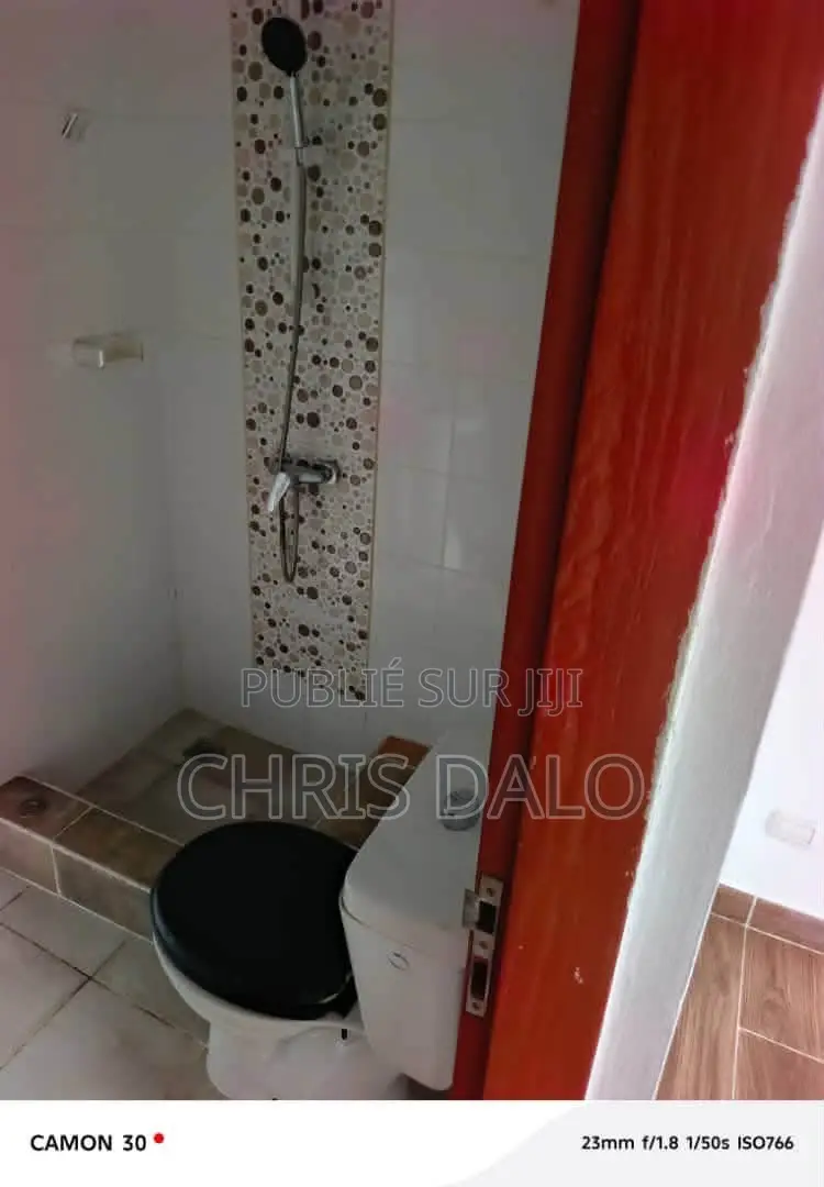 3chbre Duplex dans Achy, Cocody à Louer