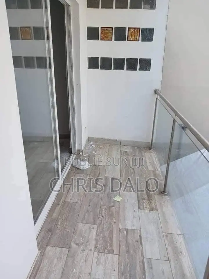 3chbre Duplex dans Achy, Cocody à Louer
