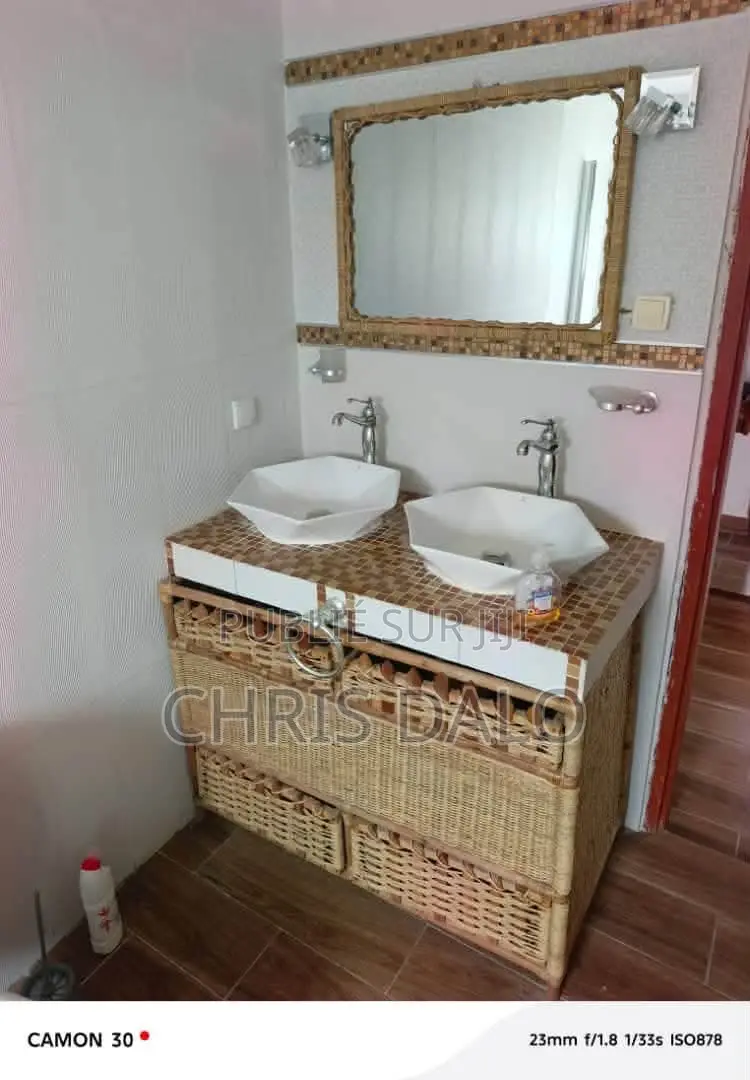 3chbre Duplex dans Achy, Cocody à Louer