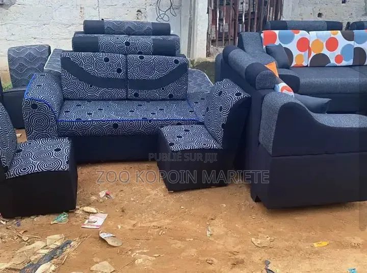 Cette Article S'appelle Canapé Deux Places Et Deux Pouffes Disponible