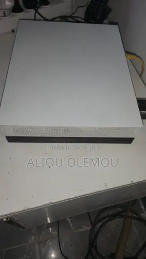 Xbox One S