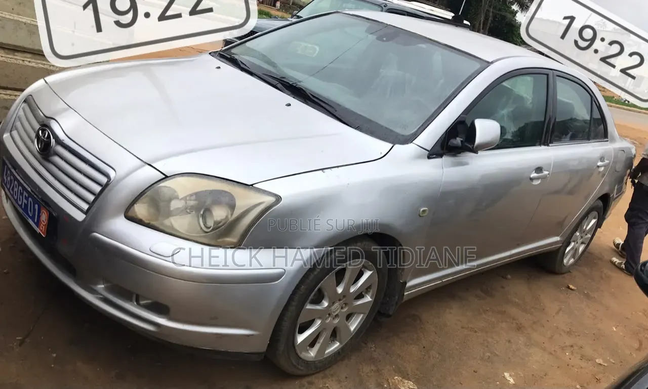 Toyota Avensis 2004 Gris
