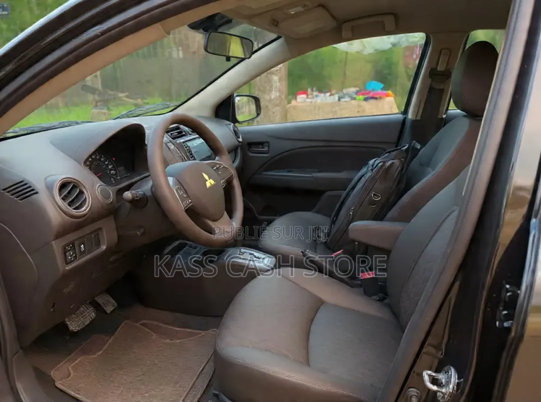 Mitsubishi Mirage 2023 Noir