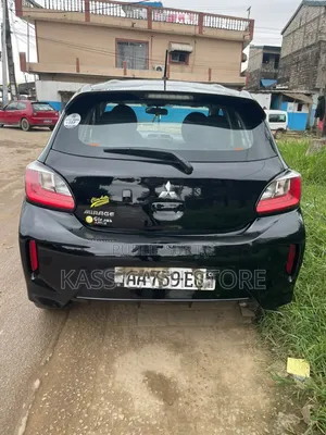Mitsubishi Mirage 2023 Noir