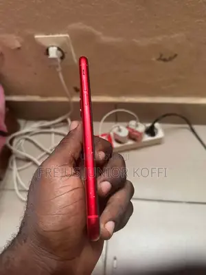 Apple iPhone 11 64 GB Rouge