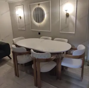 Table À Manger Et Chaises