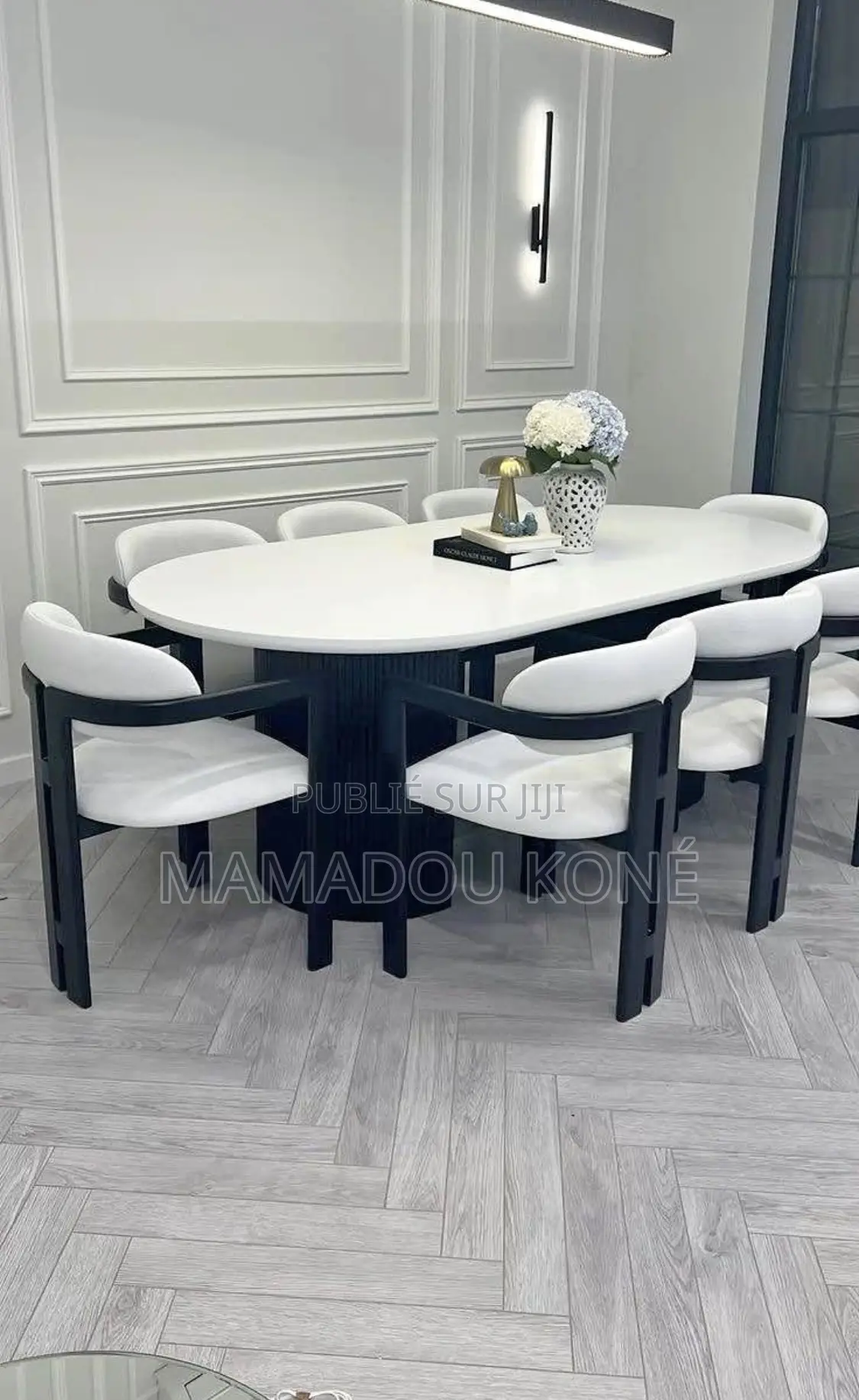 Table À Manger Et Chaises