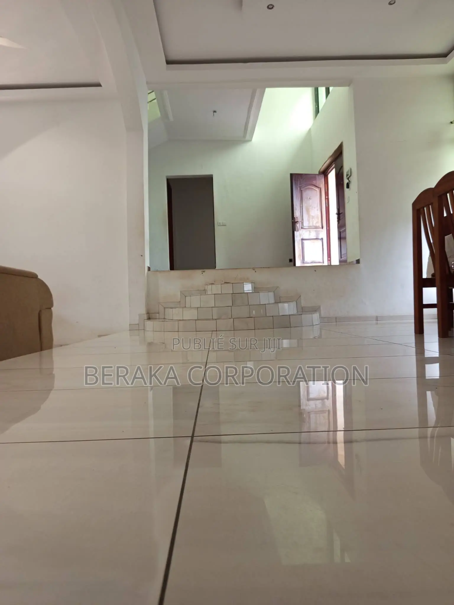 5chbre Duplex dans Beraka Corporation, Bingerville à Louer