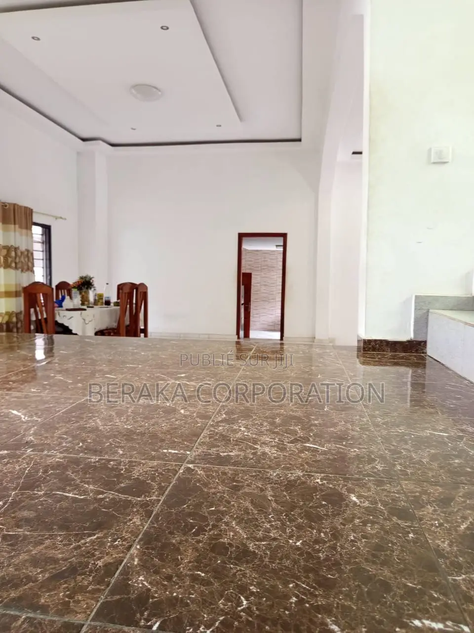 5chbre Duplex dans Beraka Corporation, Bingerville à Louer