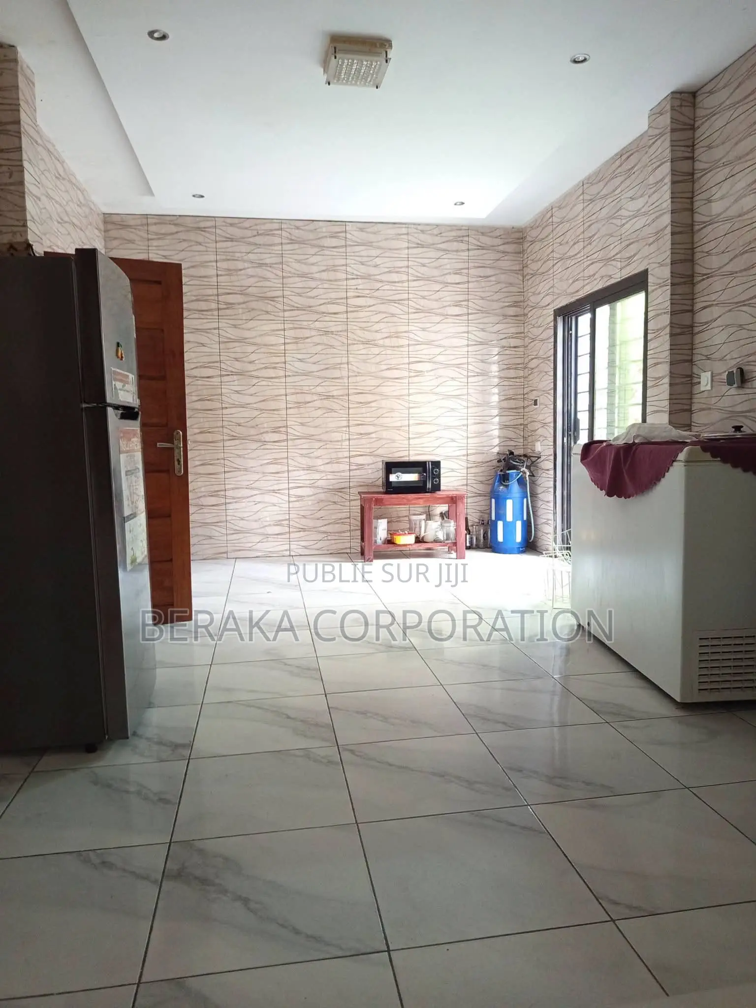 5chbre Duplex dans Beraka Corporation, Bingerville à Louer