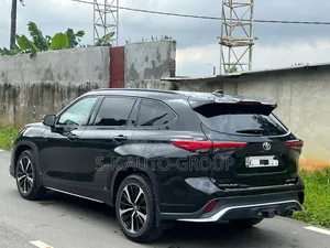 Toyota Highlander 2022 Noir