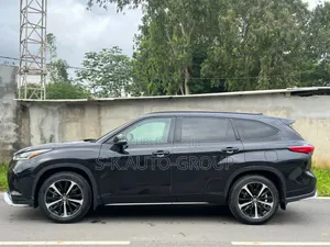 Toyota Highlander 2022 Noir