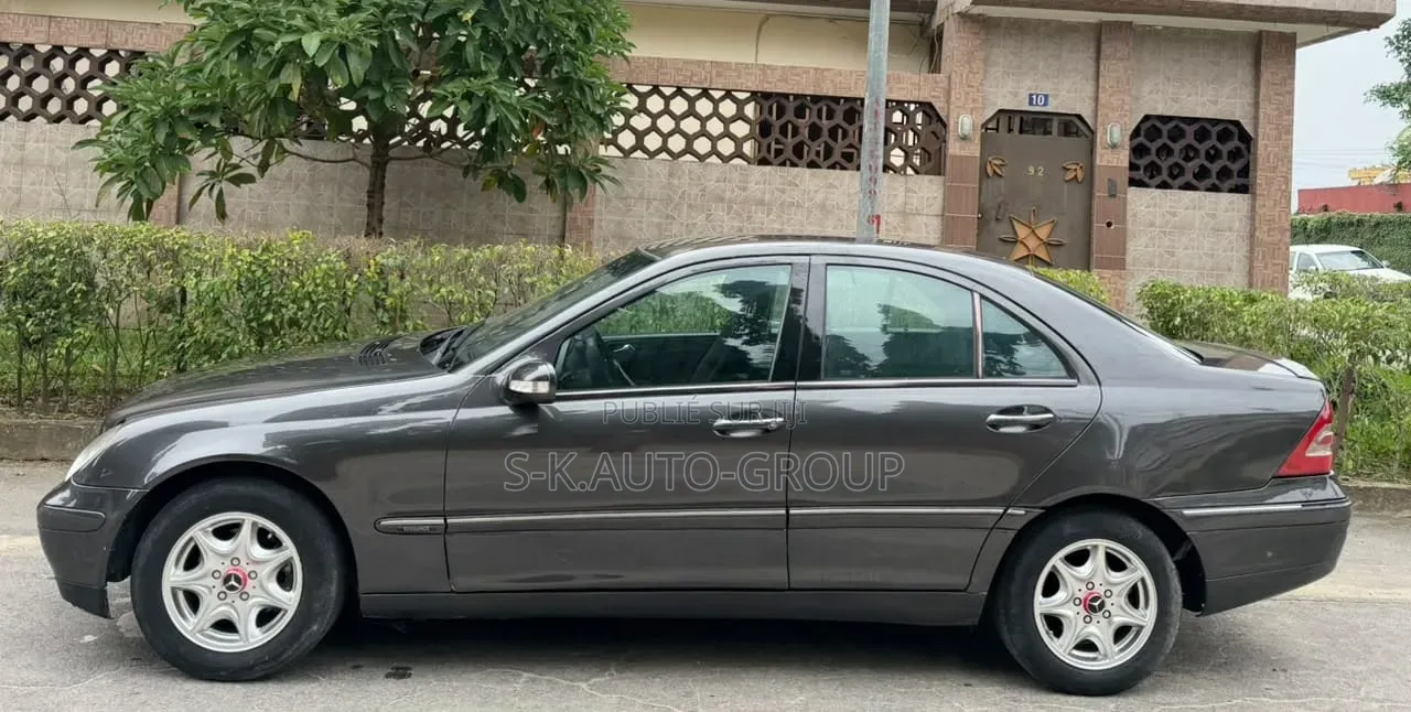 Mercedes-Benz C200 2000 Noir