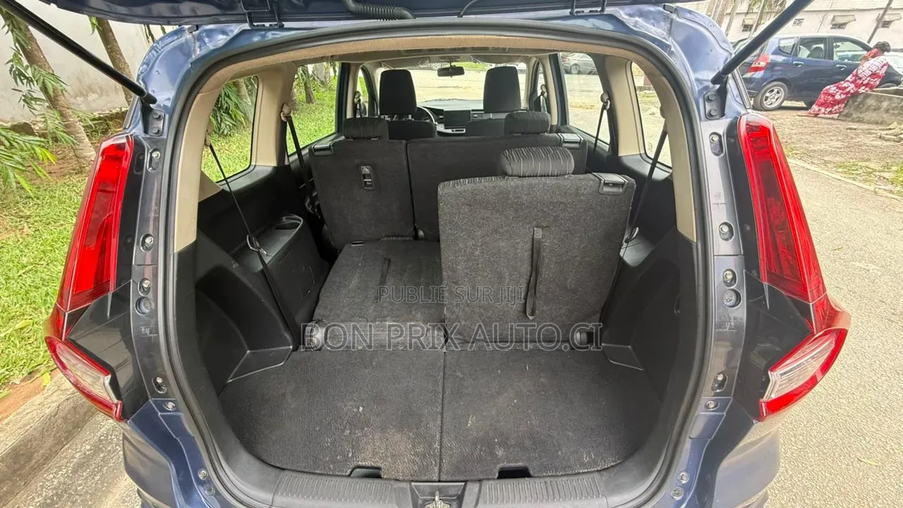 Toyota Rumion 2024 Bleu