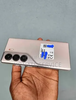 Nouveau Tecno Camon 40 Pro 5G 256 GB Autre