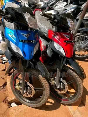 Nouveau TVS HLX 125 2025 Rouge
