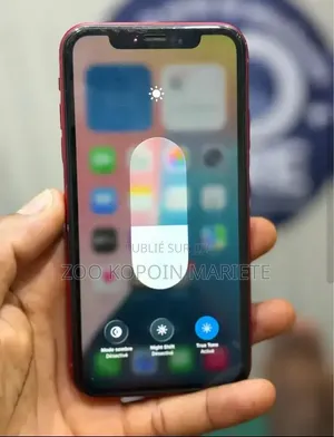 Nouveau Apple iPhone 11 128 GB Rouge