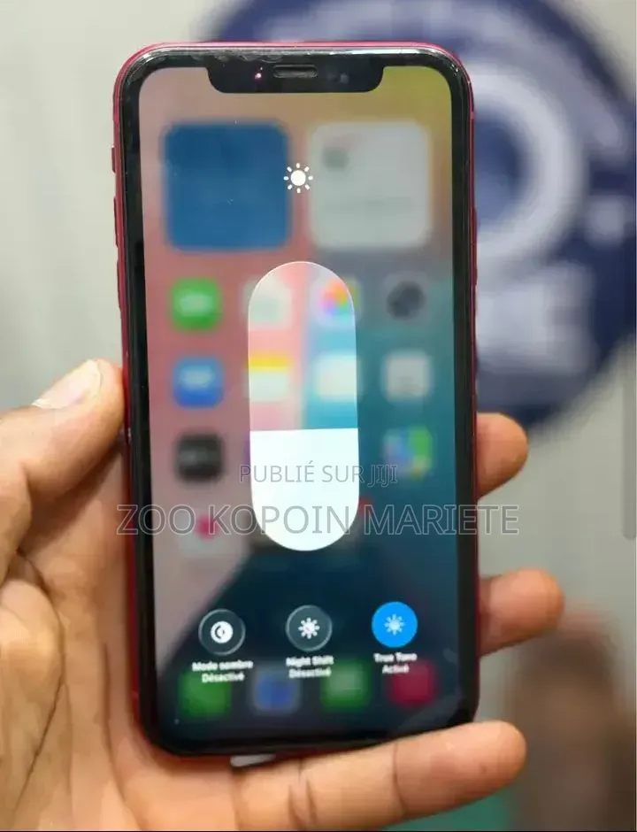 Nouveau Apple iPhone 11 128 GB Rouge