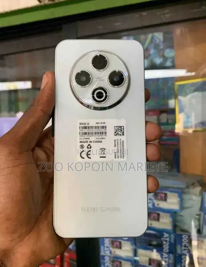 Nouveau Tecno Spark 30 128 GB Vert