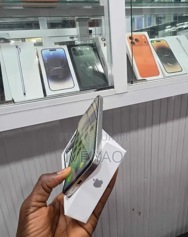 Nouveau Apple iPhone 15 Pro Max 512 GB Autre