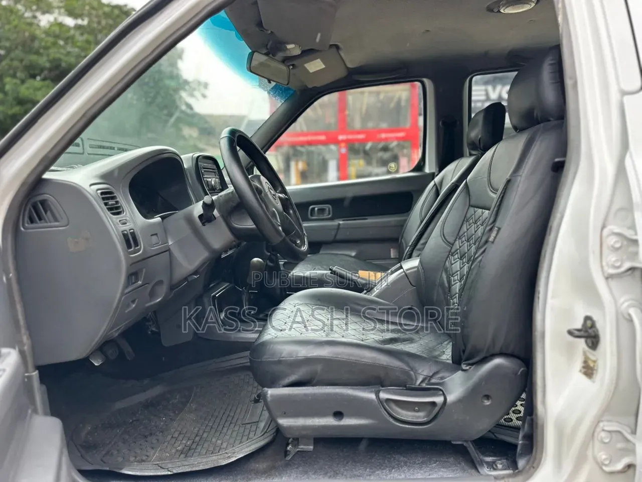 Nissan Hardbody 2019 Blanc