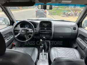 Nissan Hardbody 2019 Blanc