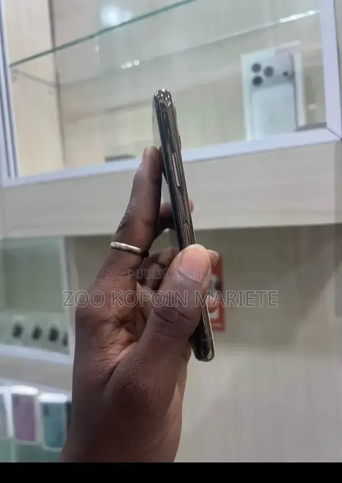 Nouveau Apple iPhone 11 Pro 64 GB Gris