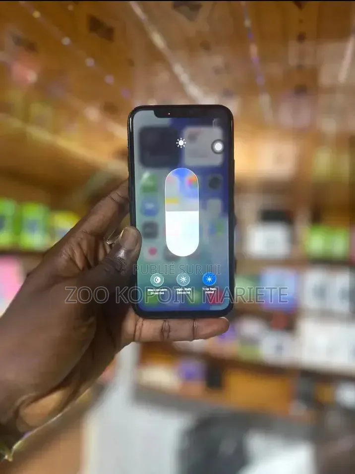 Nouveau Apple iPhone 11 Pro 64 GB Violet