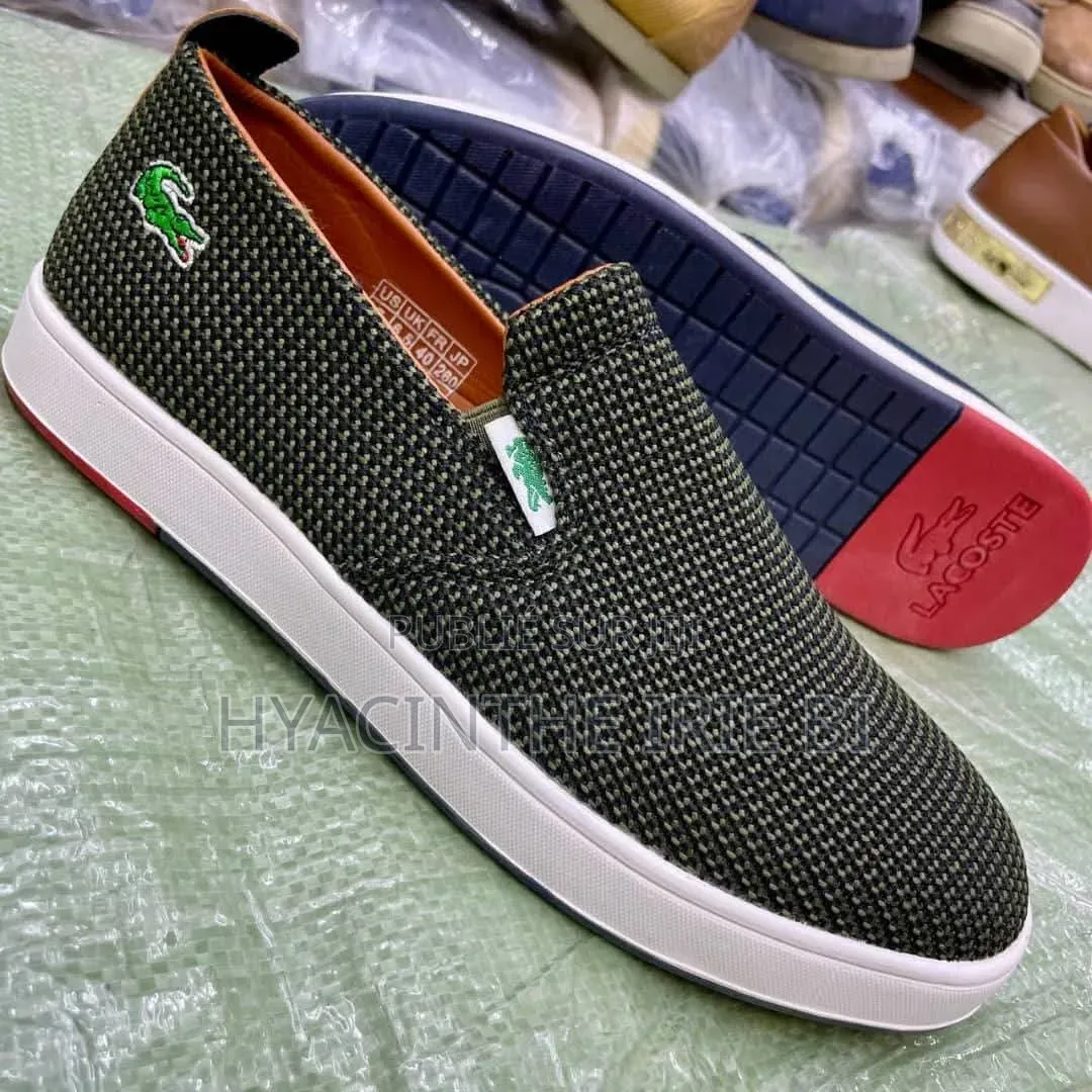Lacoste Disponible P40-45 
Prix:18.000fcfa