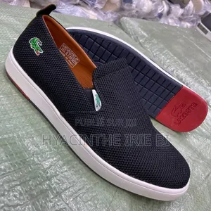 Lacoste Disponible P40-45 
Prix:18.000fcfa