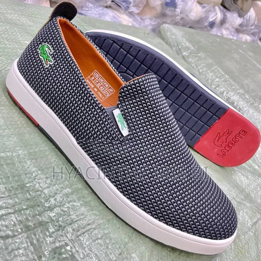 Lacoste Disponible P40-45 
Prix:18.000fcfa