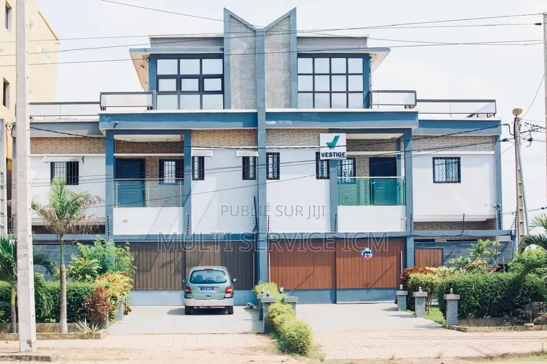 Meublé 6chbre Duplex dans Grand-Bassam à Vendre