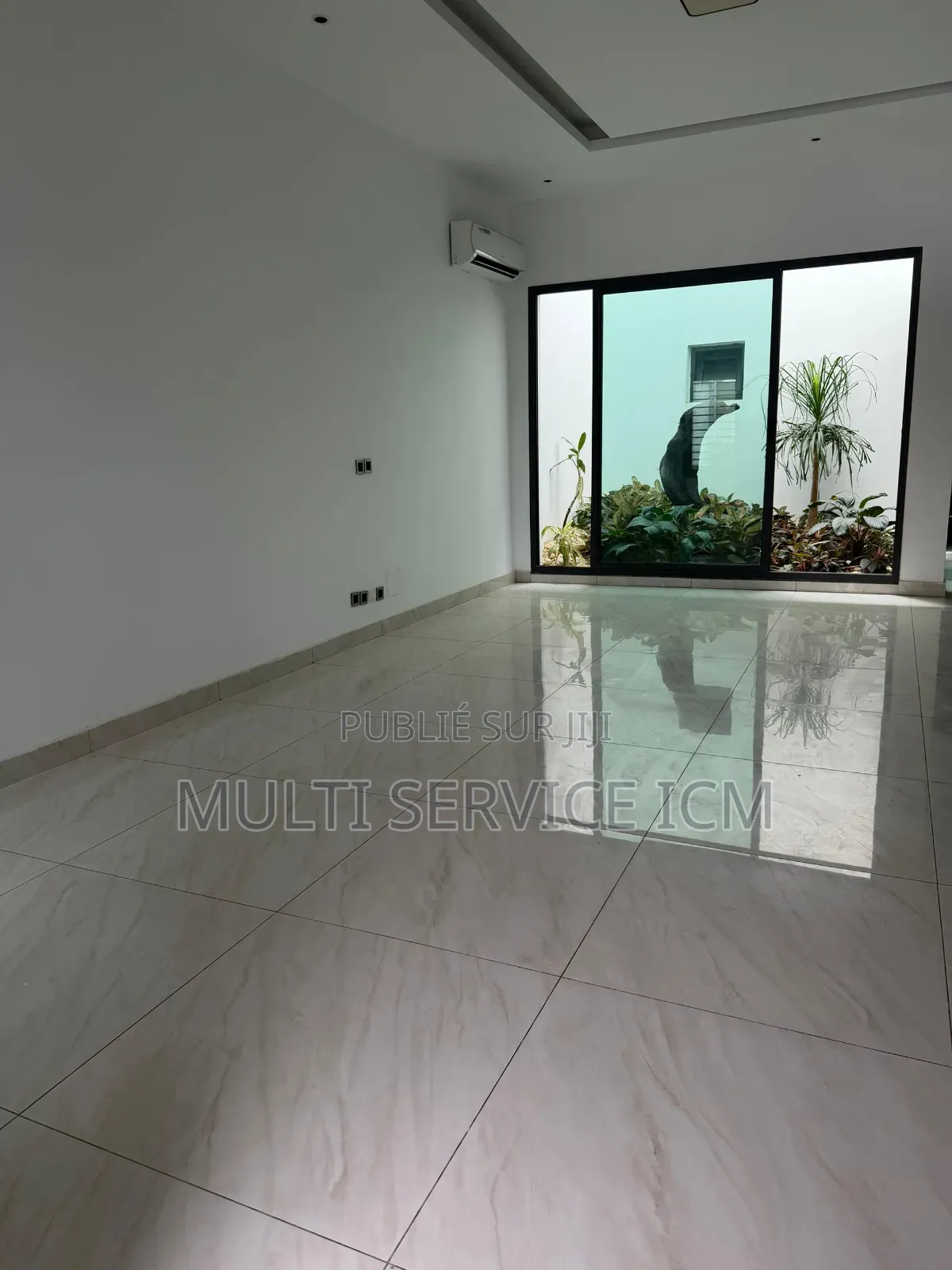 Meublé 6chbre Duplex dans Ismaël Coulibaly, Cocody à Vendre