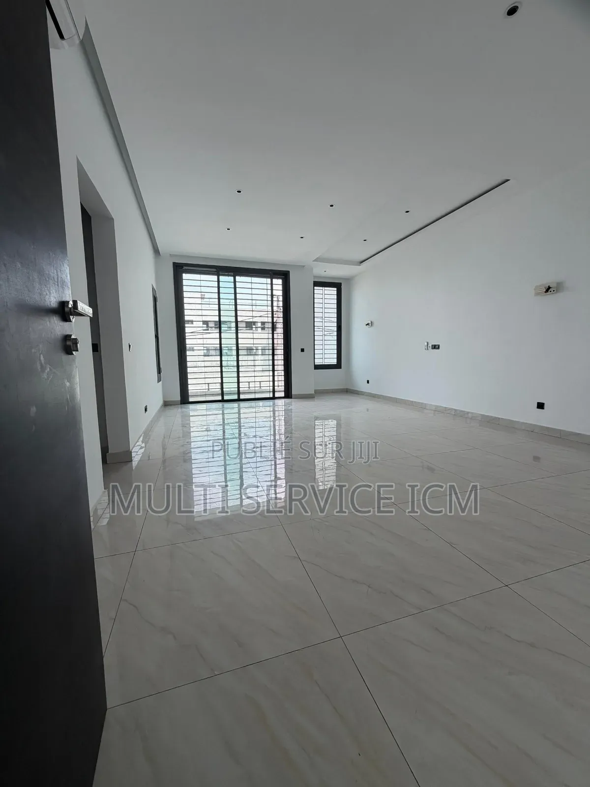 Meublé 6chbre Duplex dans Ismaël Coulibaly, Cocody à Vendre
