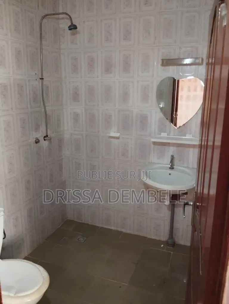 4chbre Villa dans Korhogo à Vendre
