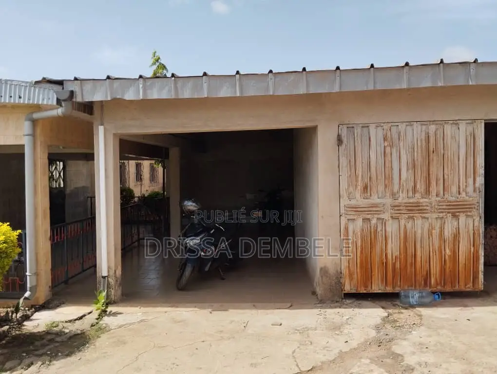 4chbre Villa dans Korhogo à Vendre