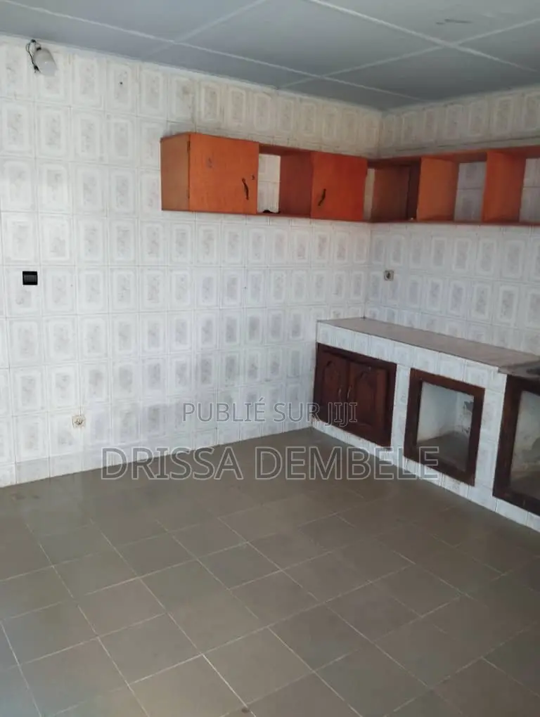 4chbre Villa dans Korhogo à Vendre