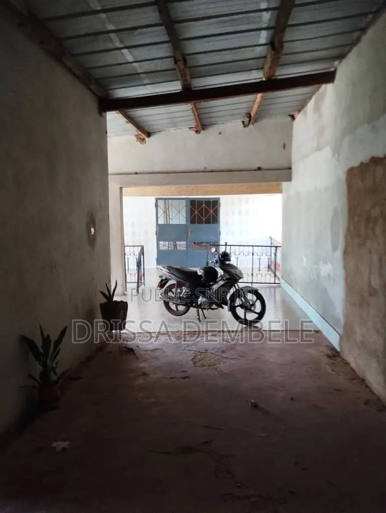 4chbre Villa dans Korhogo à Vendre