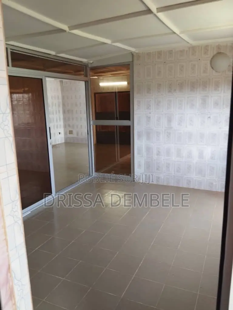 4chbre Villa dans Korhogo à Vendre