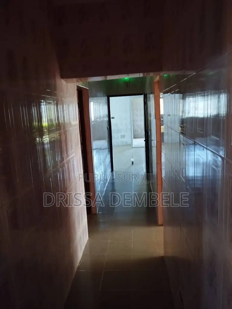 4chbre Villa dans Korhogo à Vendre
