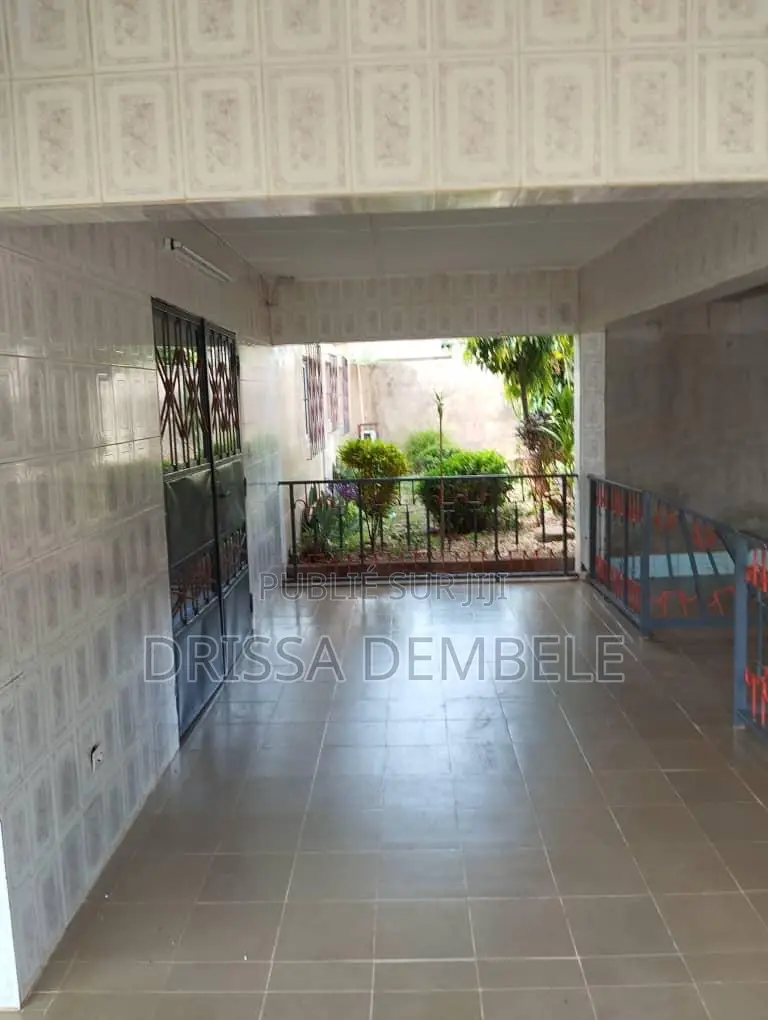 4chbre Villa dans Korhogo à Vendre