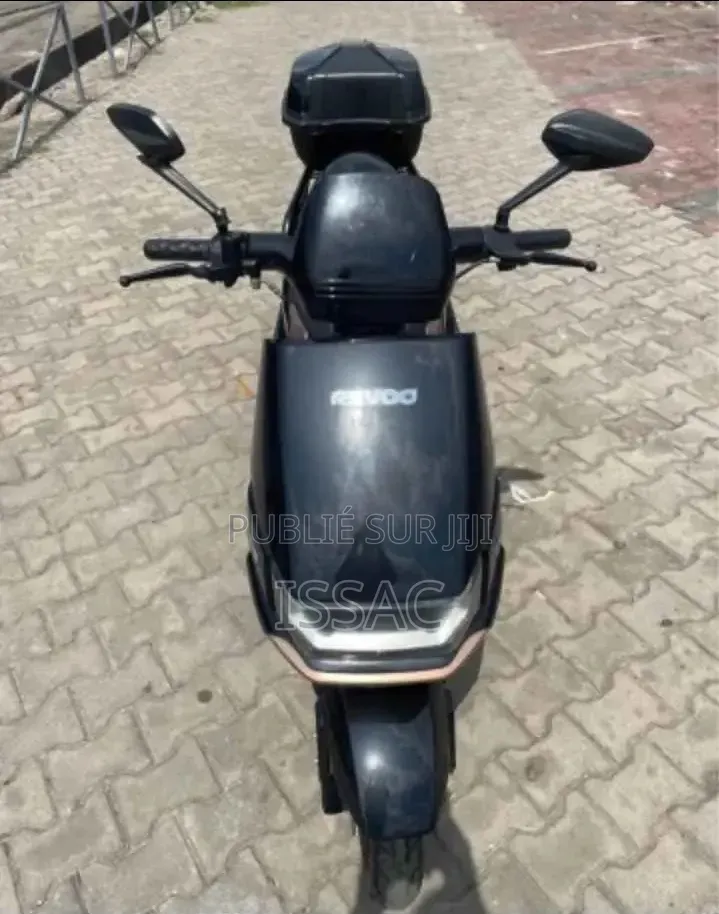 Nouveau Yadea 8S200 2026 Noir