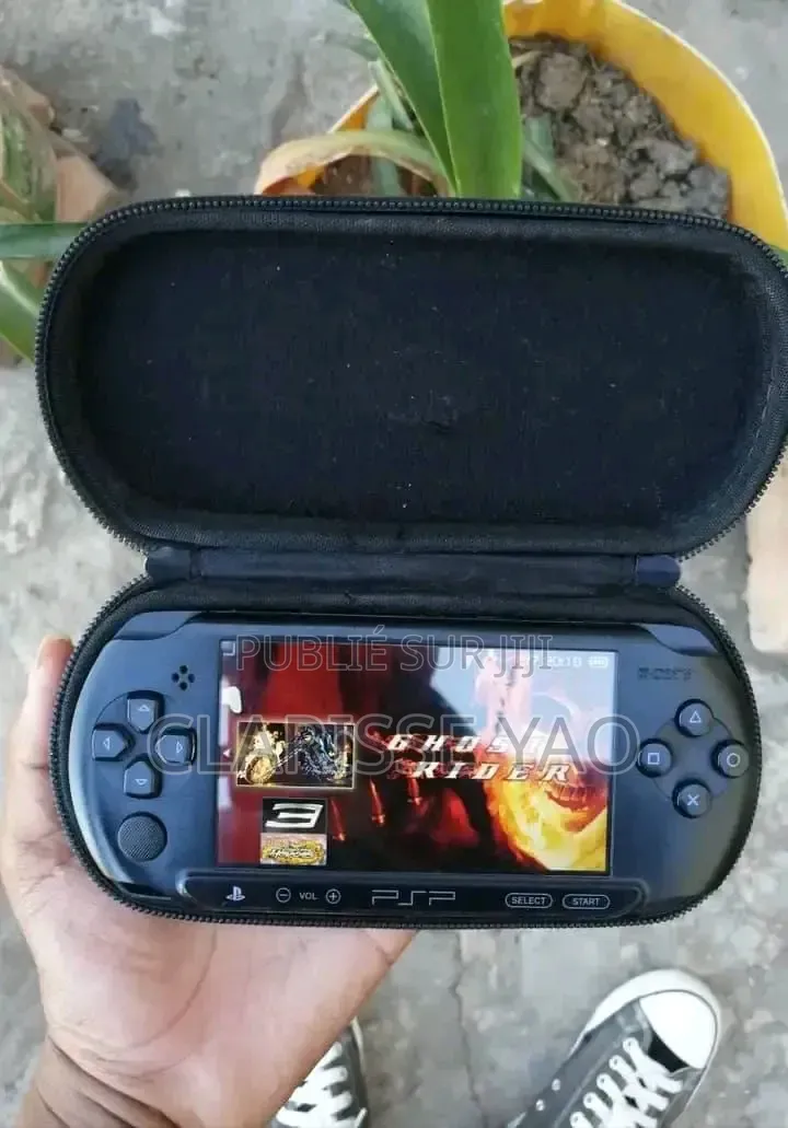 Ps Vita Avec 80 Jeux