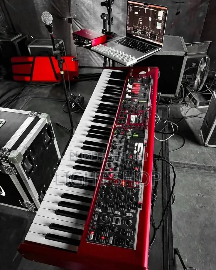 Piano Neuf