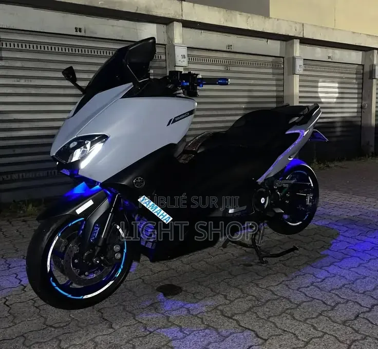 Nouveau Yamaha NMAX 155 2023 Argenté