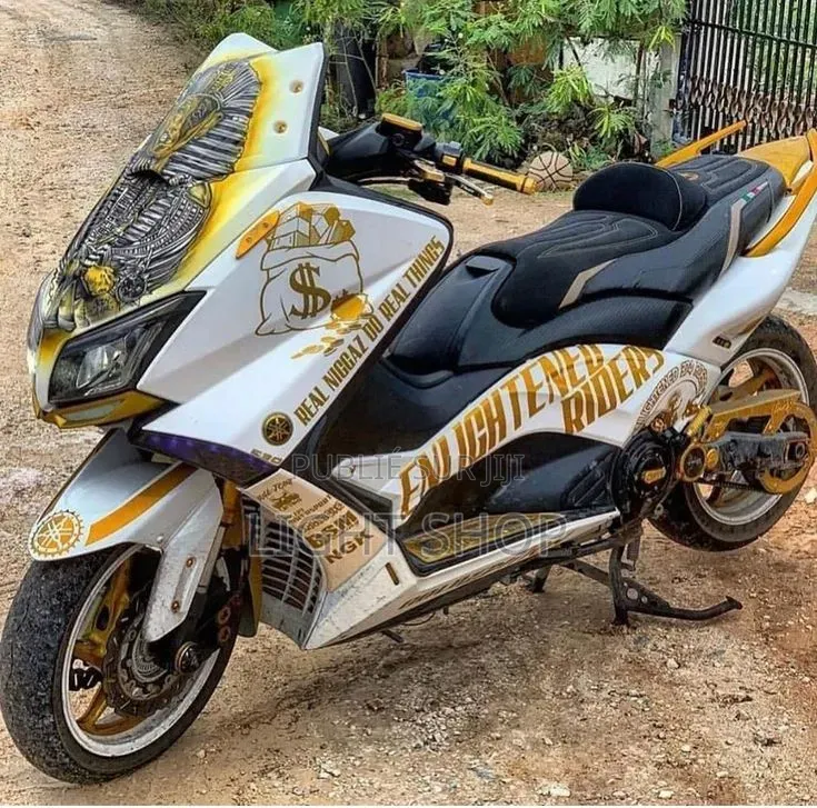 Nouveau Yamaha NMAX 155 2023 Argenté