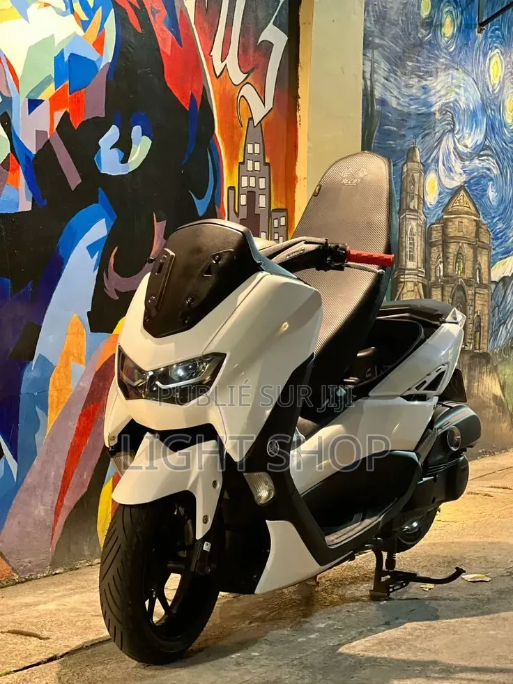 Nouveau Yamaha NMAX 155 2023 Argenté